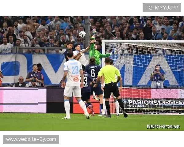 舍瓦利耶多次神勇扑救力保巴黎主场不败展现门神风采