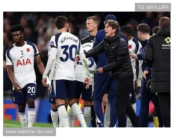 伤病潮中的坚韧：热刺多名主力缺阵，年轻球员获得成长机遇。