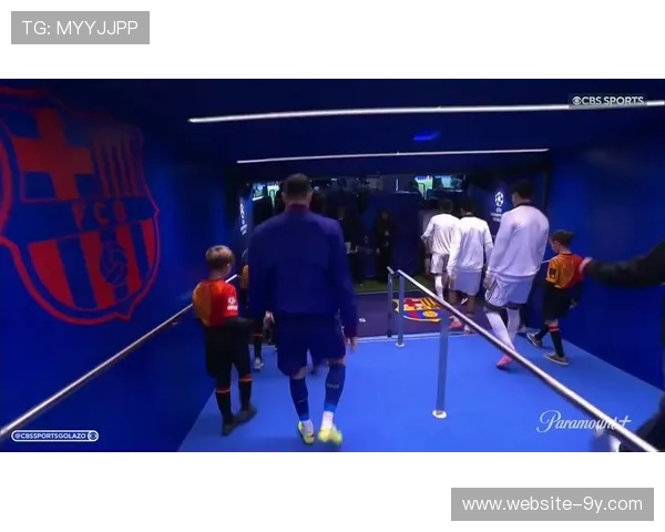 克瑙夫单刀破门，法兰克福半场1-0领先巴萨